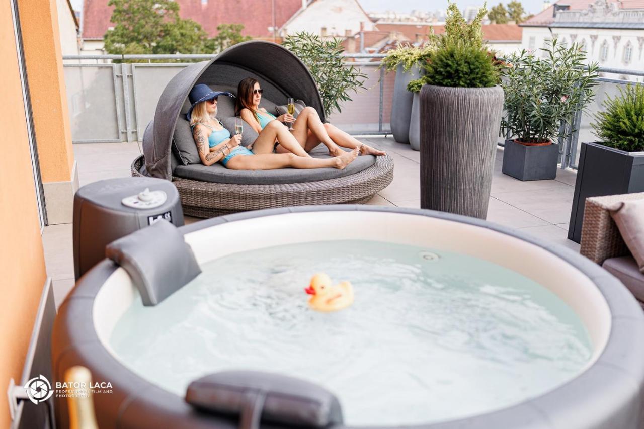Buekk Penthouse, Panorama Jacuzzival