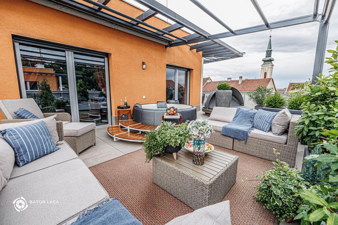 Buekk Penthouse, Panorama Jacuzzival